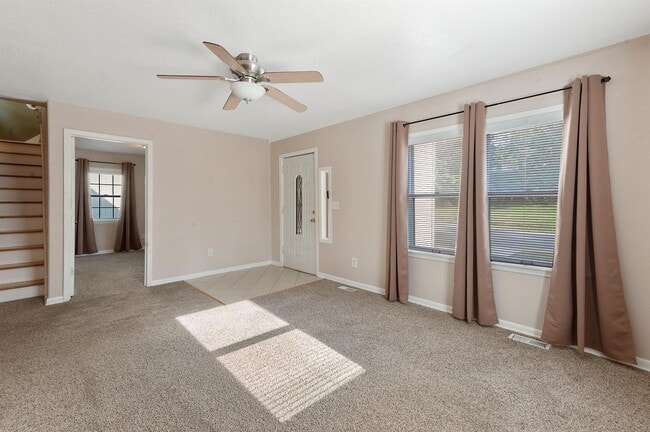 Photo - 725 Michigan St