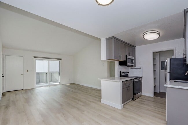 Building Photo - 845 Woodside Way Unit 209