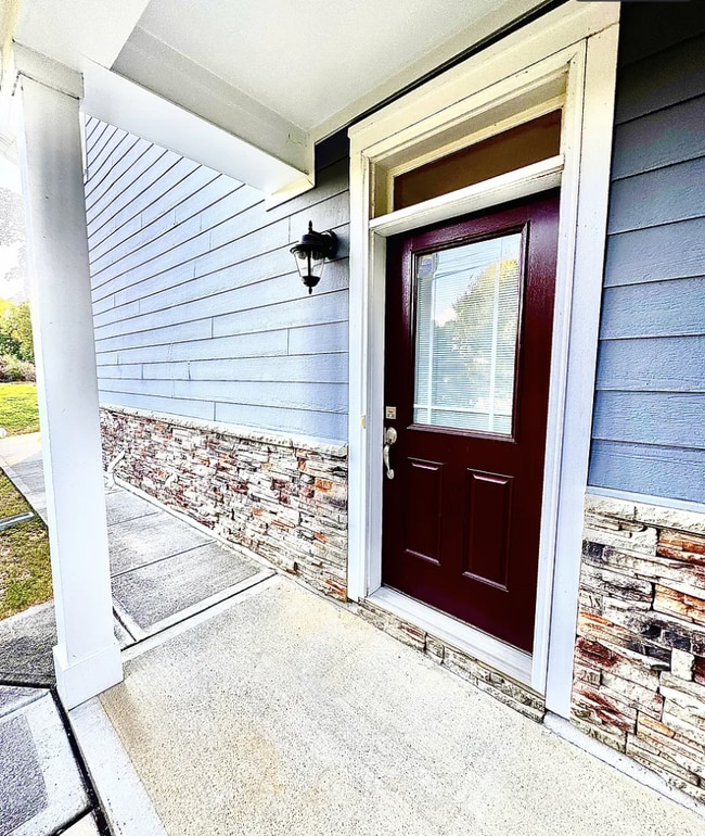 Photo - Charming 3-Bed End-Unit Townhome in Apex!