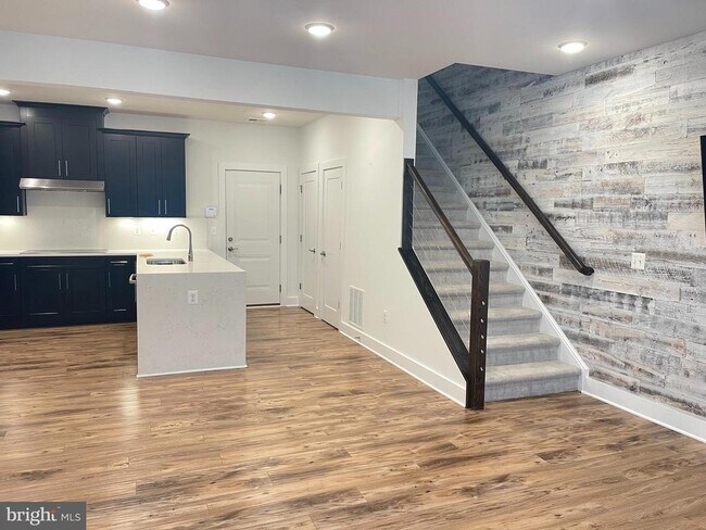 Photo - 44774 Tiverton Sq