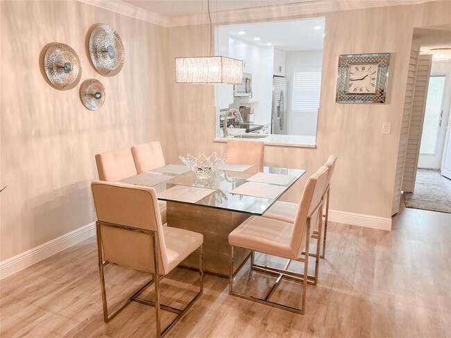 Photo - 5155 E Sabal Palm Blvd Unidad 209