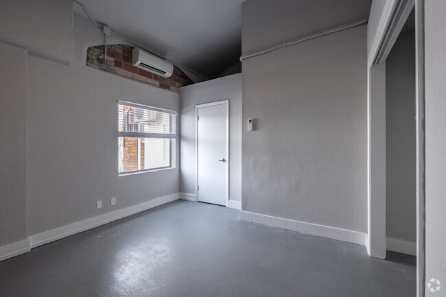 2BR, 1BA - 761SF - 1st Bedroom