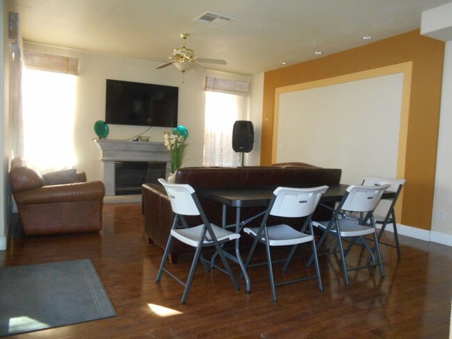 Photo - Desert Shore Beautiful 4 Bedroom Home!