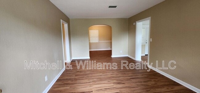 Photo - 5067 Kerle St