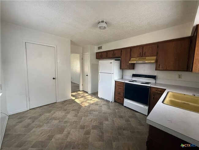 Photo - 601 Westview Cir Unidad B