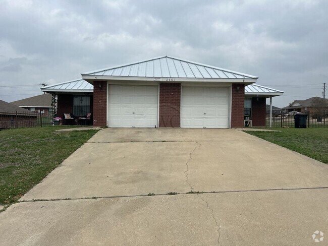 Building Photo - 2601 Lucille Dr Rental