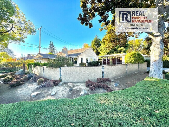Photo - Bright 4-Bedroom, 2-Bath Single-Level Home with Bonus Room – Palo Alto