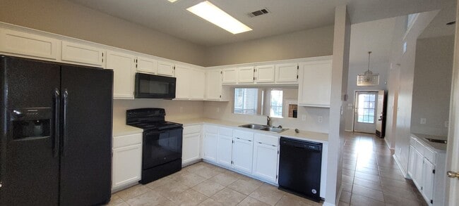 Photo - Beautiful Home in Woodlake Park!