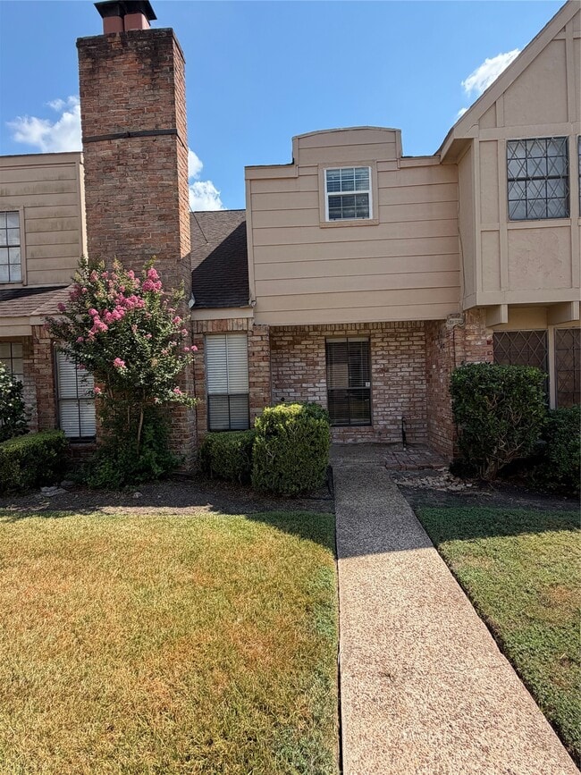 Photo - 3010 Bee Cave Dr