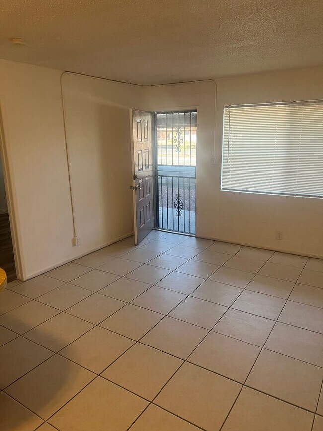 Photo - 1 Bedroom 1 Bath In Central Las Vegas Condo Unit 11