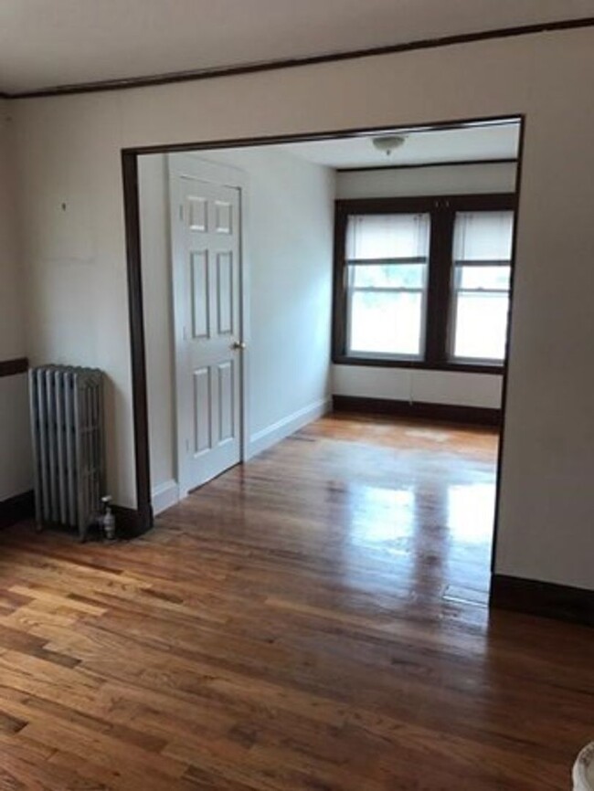 3-5 Goldsmith Ave - 3-5 Goldsmith Ave Apartment Unit 3 Goldsmith Ave