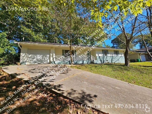 Building Photo - Charming 3-Bedroom Ranch on Spacious Woode... Rental