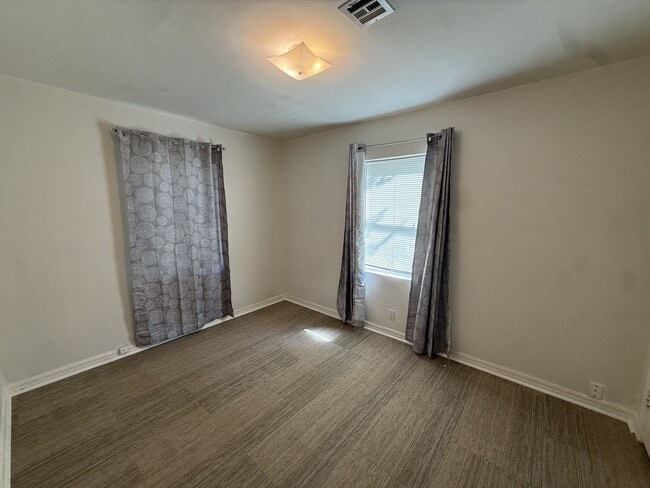 Photo - 1424 Chickasaw Blvd