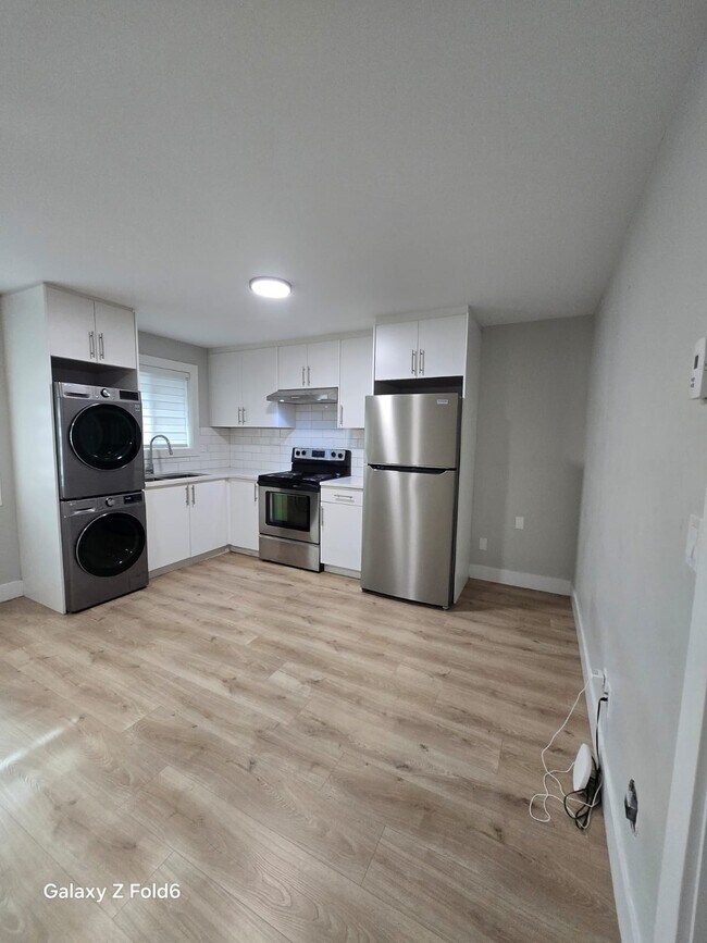 Photo - 19272-19271 71 Ave