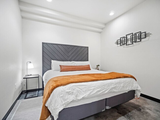 Photo - 3003 E 30th Ave Unidad 3003 E 30th  2