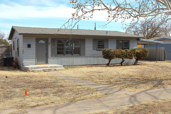 nicely remodeled 2/2 spacious home - nicely remodeled 2/2 spacious home