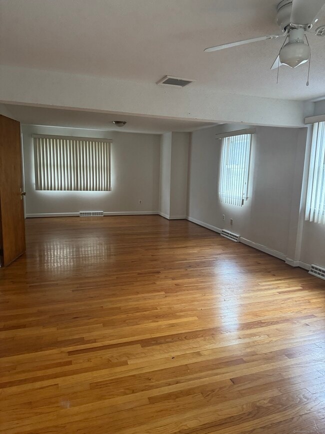 Photo - 658A Ellington Rd