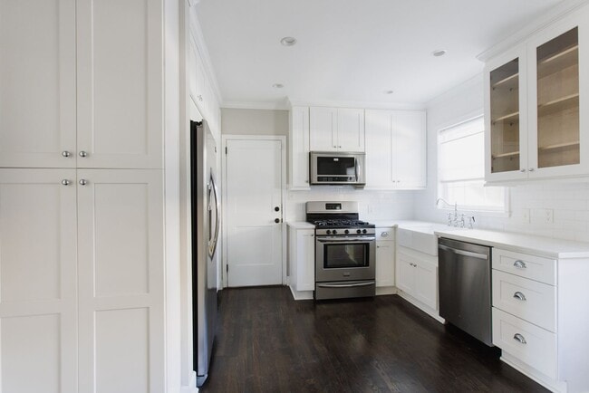 Photo - Chic Buckhead Condo with Courtyard Views &...