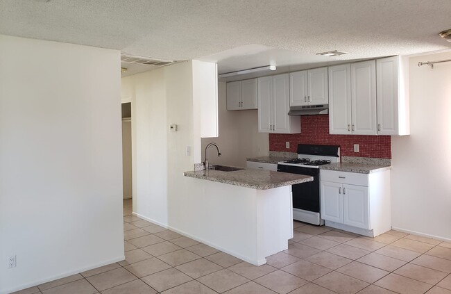 Photo - 82145 Valencia Ave