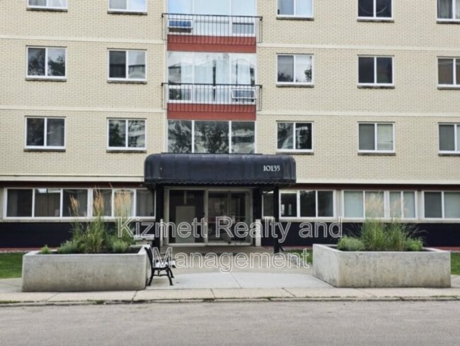 Photo - 10135-10120 120 St NW Unit 503