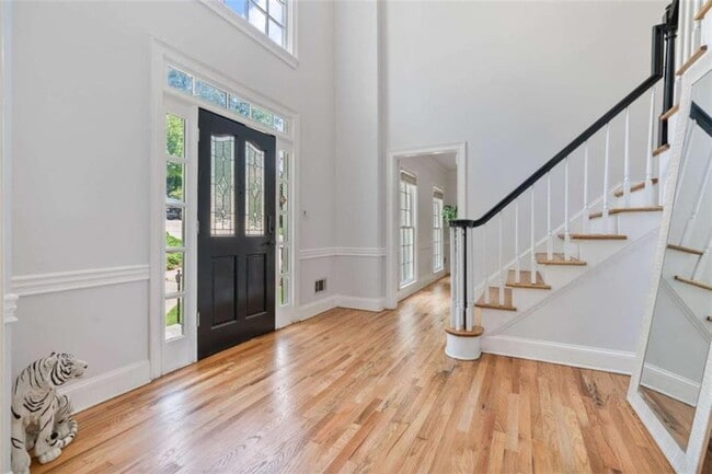 Photo - 275 Sageglen Rd