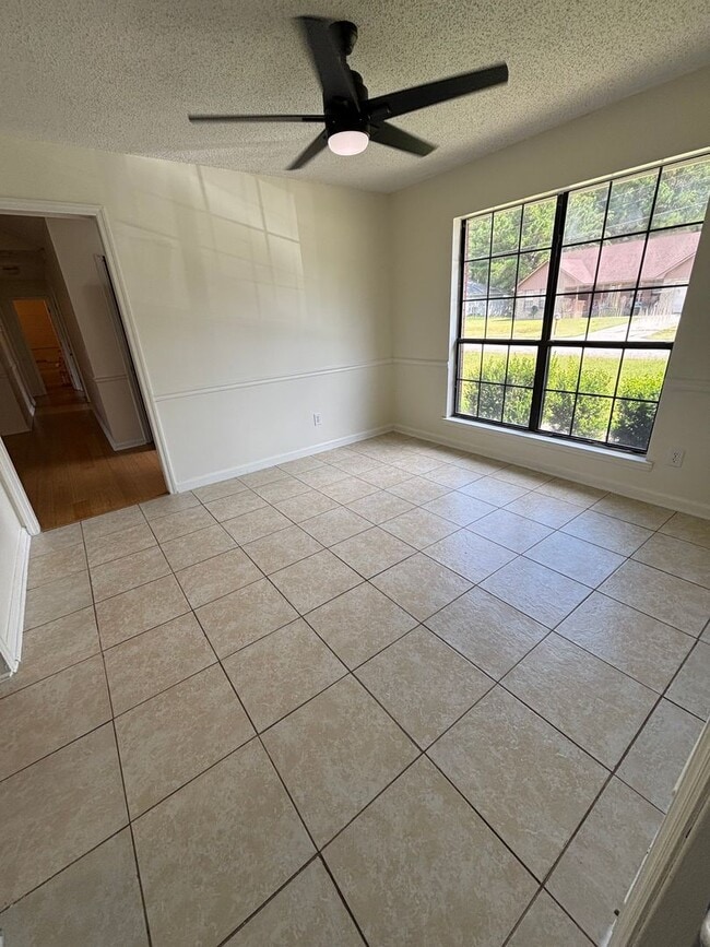 Photo - FOR RENT