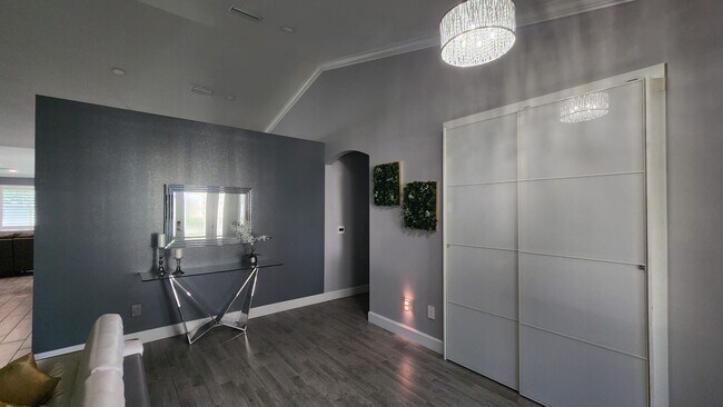 Photo - 2223 Barbara Dr