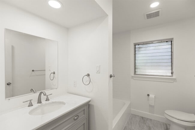 Photo - 2015 Wycliffe Dr