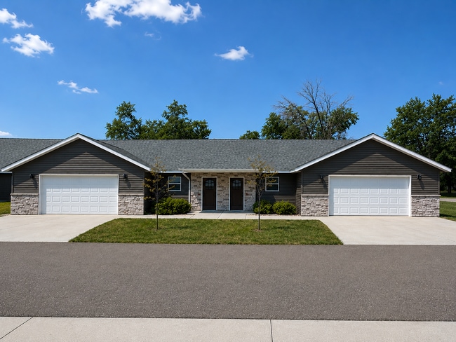 Building Photo - 2485 Chestnut Dr Unit 2485 (3 Bedroom)
