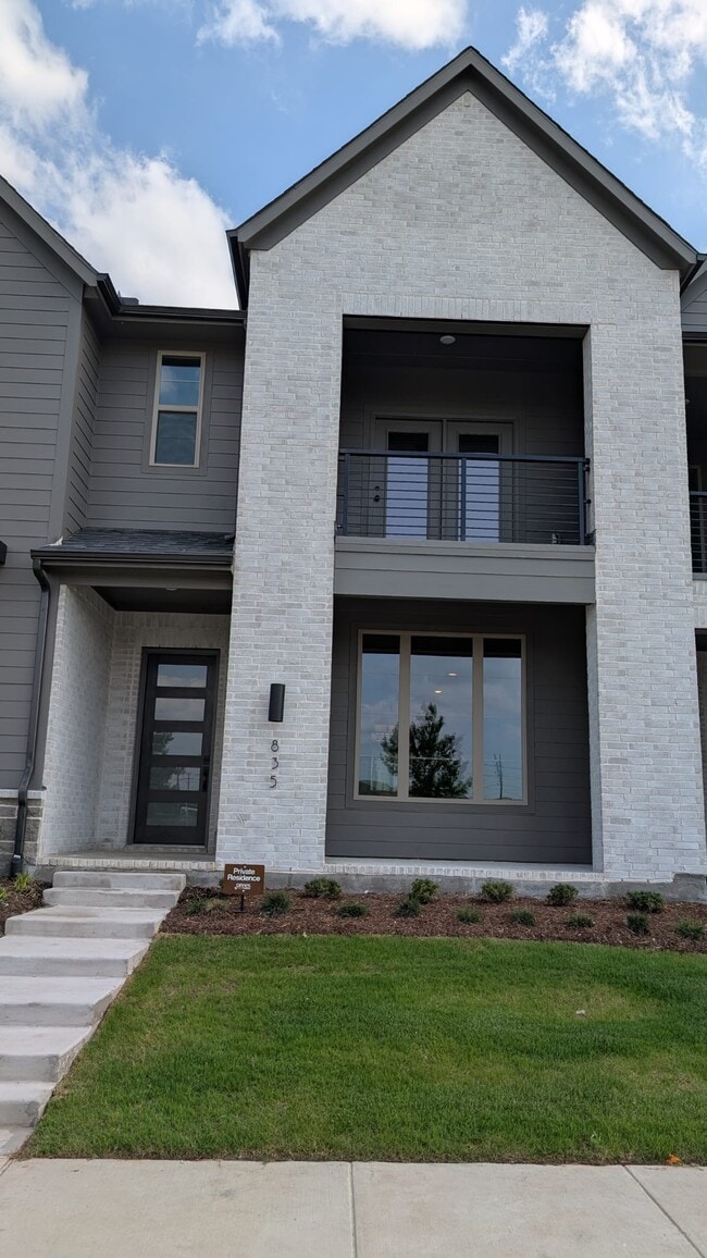 Building - 835 Lennox Dr Townhome