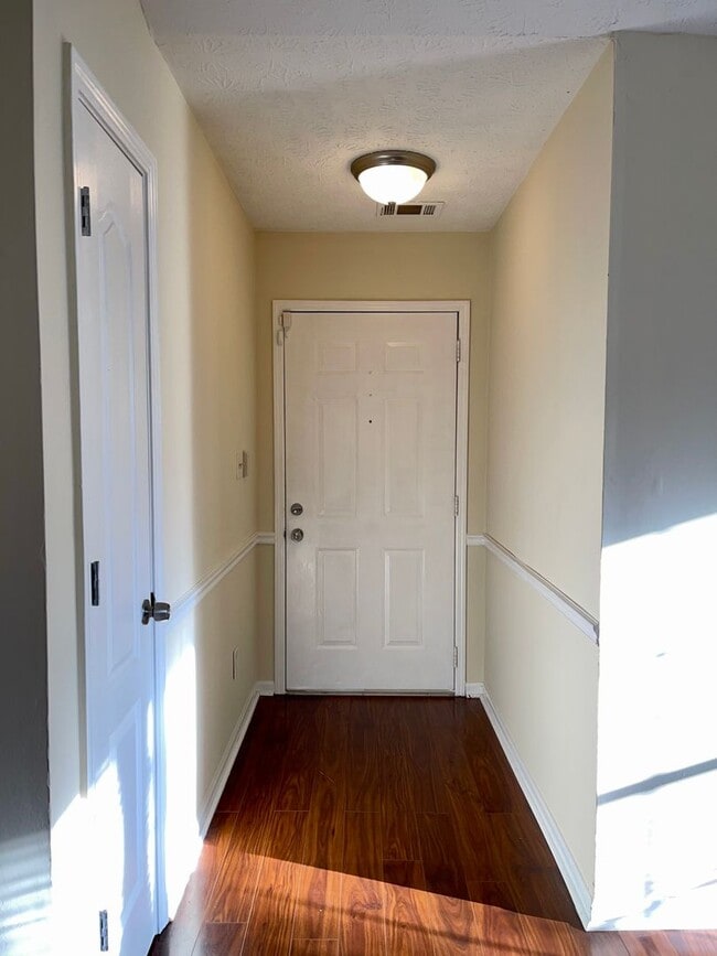 Photo - Spacious 3 Bed/2 Bath Ranch with Over 1800...