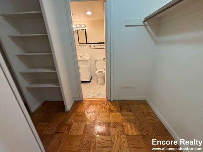 Photo - 16 Monmouth Ct