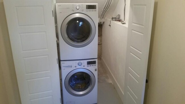 Photo - 29 Commonwealth Terrace Unit B