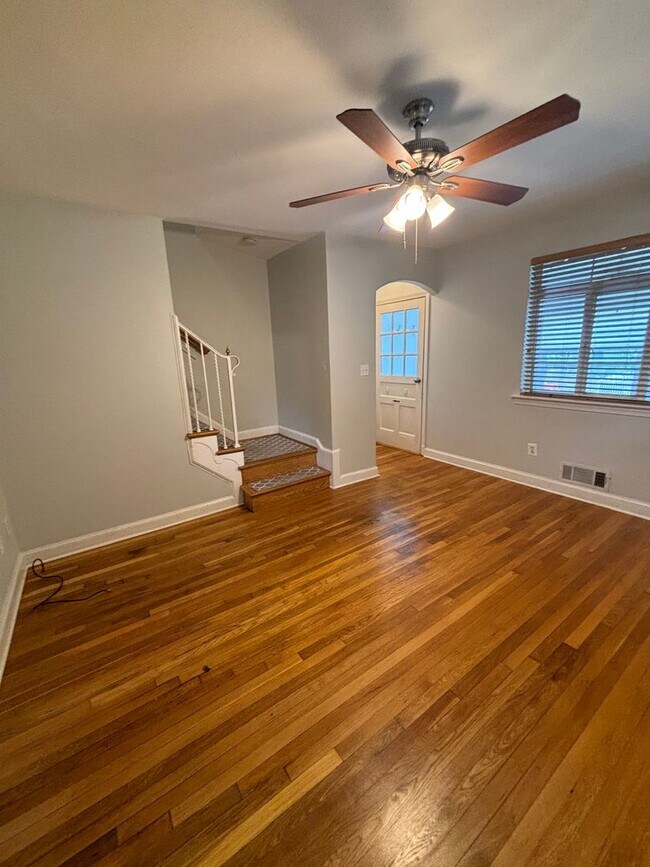 Photo - 162 Wesmond Dr