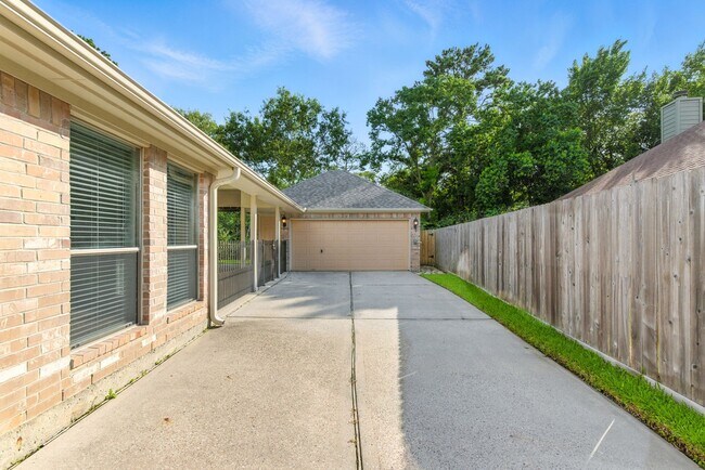 Photo - 28527 Connordale Ln