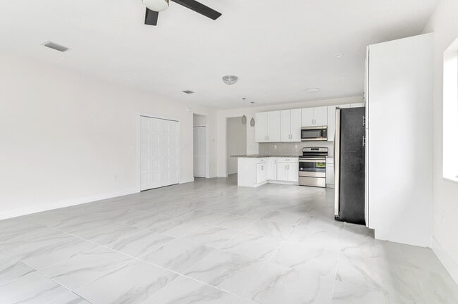 Photo - 2780 NW 15th St