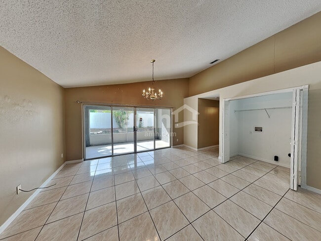 4018 Coralbrooke Grv