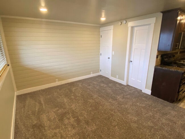 Photo - 3443 S State St Unidad 13