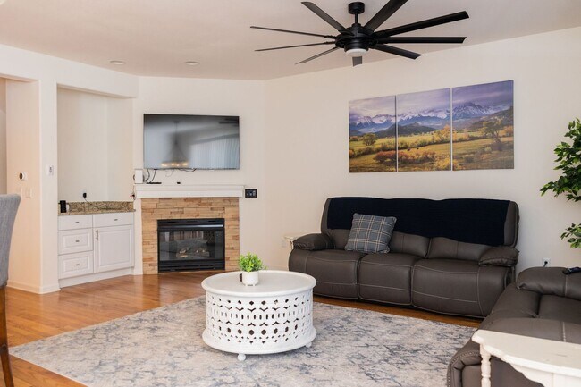Photo - 2960 Newport Cir