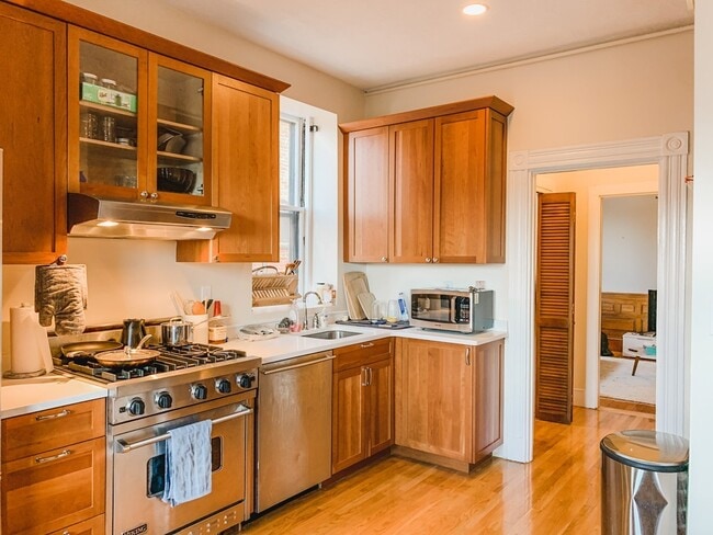 Building Photo - 295 Commonwealth Ave Unit 5C