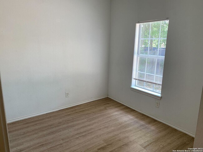 Photo - 816 Rivas St