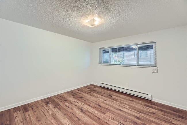Photo - Charming 2bed/1bath Triplex Apartment in Seattle, WA! Unit 10710