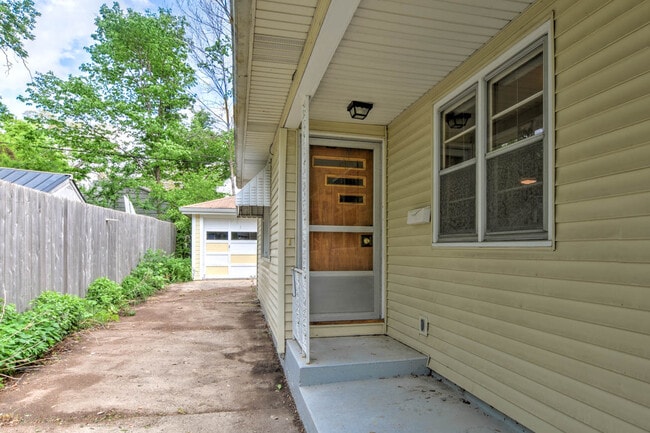 Photo - 1826 Schlimgen Ave Unit 1826