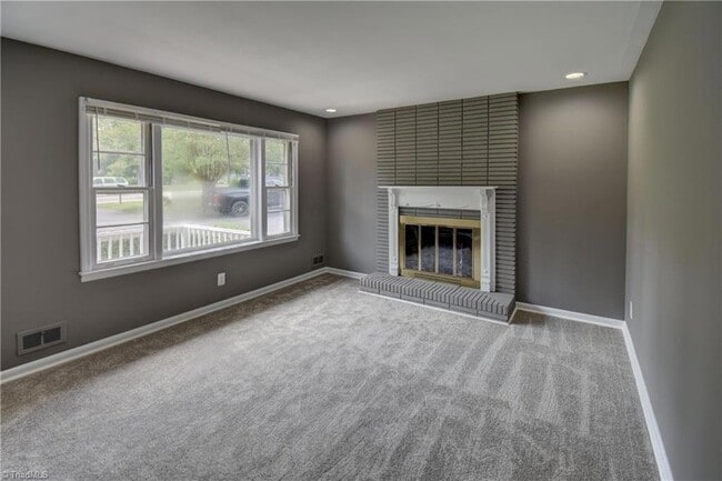 Photo - 2012 Richardson Dr