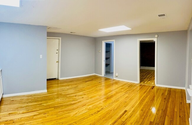 Photo - 4355 S Sawyer Ave Apartments Unit 002