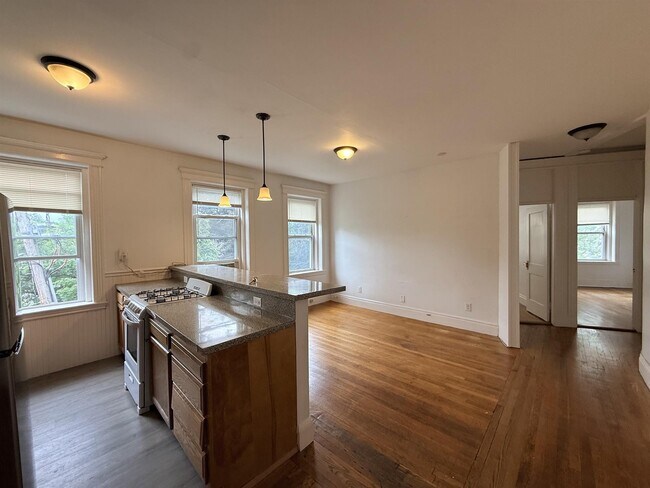 Photo - 92 Kirkland St Unit 2