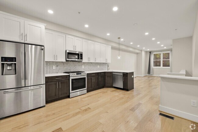 Building Photo - 614 I St NE Unit # 2 Rental