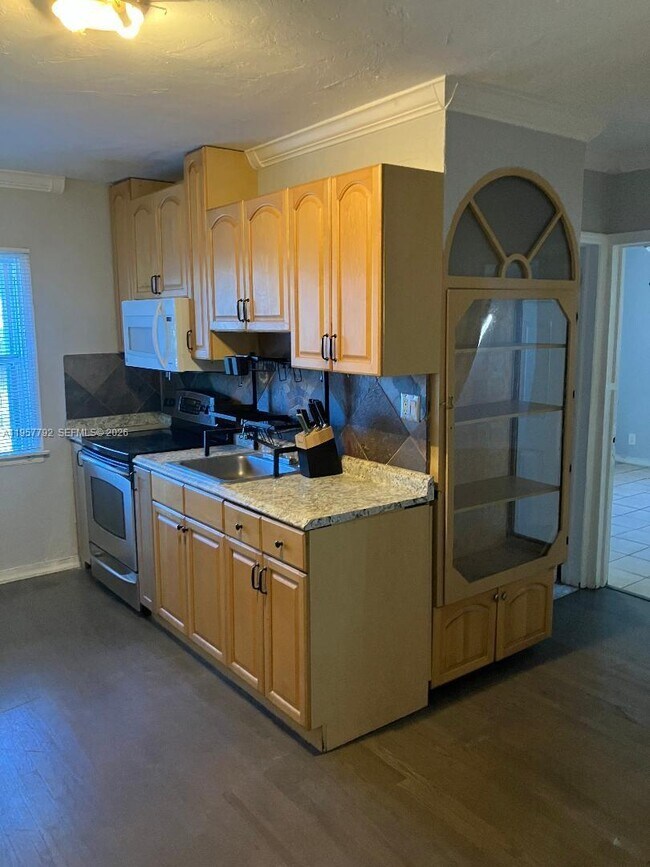 Photo - 2127 Wilson St