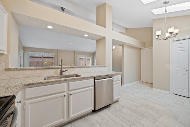 Building Photo - 3411 Valley Gardens Dr