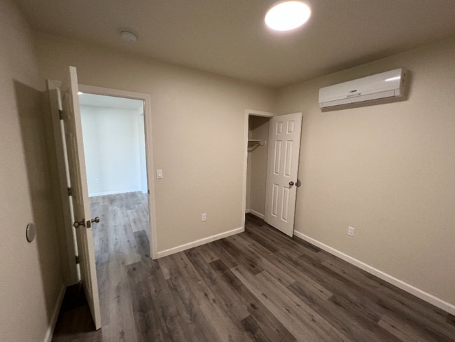 Photo - 942 N Van Ness Ave